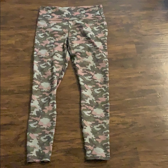 camo leggings. - Picture 2 of 3